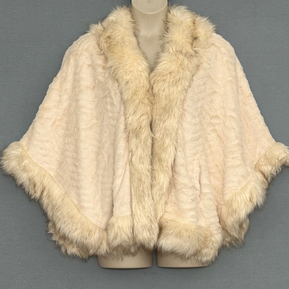 LA Coalition Women Faux Fur Cape Plus 3X Ivory Poncho Shrug Shawl Mob WIfe Glam - Picture 1 of 11